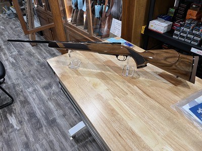 Weatherby Mark V Deluxe 224 Wby Magnum new production