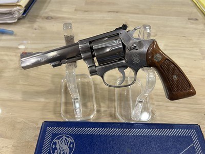 Smith & Wesson 63 22 lr with box