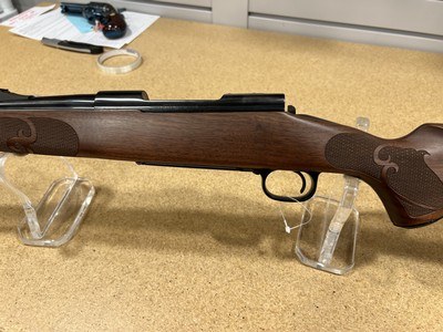 Winchester 70 Classic Featherweight 300 WSM with sights NIB - Image 4 of 9