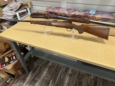 Winchester 70 SA Featherweight 6mm Rem - Image 1 of 12