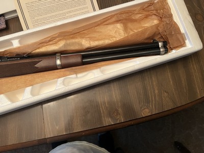 Winchester 94 John Wayne Commemorative 32-40 NIB 1981 - Image 5 of 11