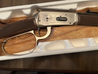 Winchester 94 John Wayne Commemorative 32-40 NIB 1981 - Image 3 of 11