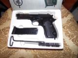 HELWAN 9MM COPY OF THE BERETTA Great Condition, box tools papers - 2 of 7