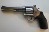 New in Box Smith & Wesson 686 - 3 of 4