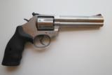 Smith & Wesson 686 Plus 357 Mag. New in Box - 3 of 6
