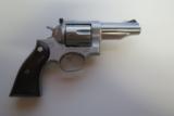 Ruger Redhawk in 44 Magnum - 2 of 4