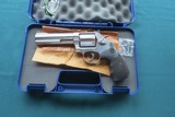 Smith & Wesson Model 686-6 Plus 357 Magnum - 1 of 5