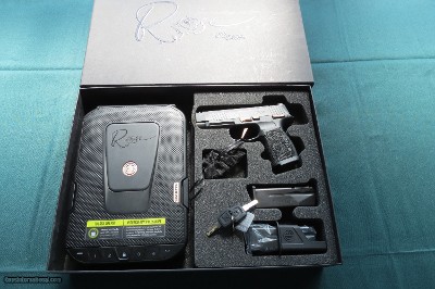 Sig Sauer P365 XL 9MM Rose Kit Black w/Box and accessories