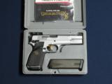 BROWNING HI POWER 9MM - 1 of 3