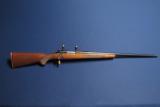 WINCHESTER 70 VARMINT 22-250 - 2 of 6