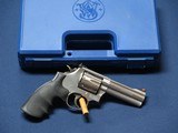 SMITH & WESSON 686-5 357 MAGNUM - 1 of 3