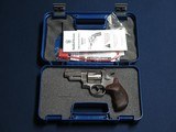 SMITH & WESSON 629 DELUXE 44 MAGNUM - 2 of 5