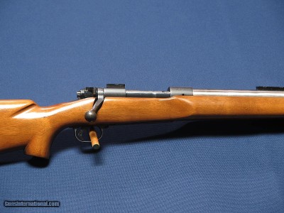 WINCHESTER 70 PRE 64 TARGET 220 SWIFT