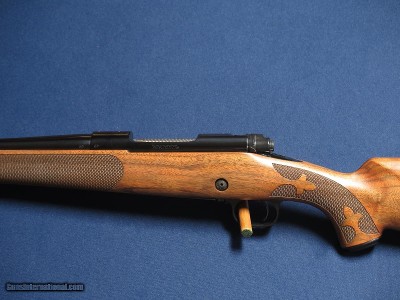 WINCHESTER 70 SUPER GRADE 6.5 CREEDMORE AAA FRENCH WALNUT - Image 4 of 9