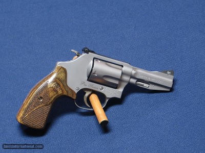 SMITH & WESSON 60-15 PRO SERIES 357 MAGNUM