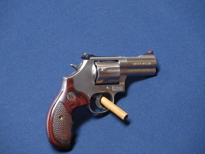 SMITH & WESSON 686-6 PLUS DELUXE 357 MAGNUM - Image 2 of 4