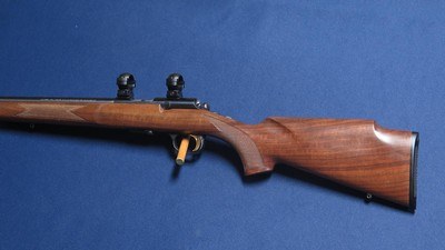 BROWNING T-BOLT VARMINT 17 HMR - Image 5 of 8