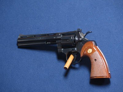 COLT PYTHON 357 MAGNUM 1976 W/BOX - Image 4 of 7