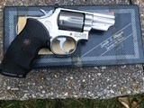 Smith & Wesson Model 66 Stainless Combat .357 Magnum w/2 1/2 inch barrel-excellent! - 3 of 4