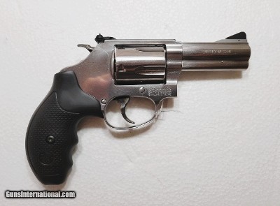Smith & Wesson Model 60-15 Stainless EUC