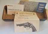 Smith & Wesson Model 19-5 .357 -
6