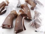 S&W J Square Butt Walnut Target Grips Sile Italy - 12 of 14