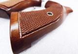 Rossi Revolver Sile Italian Checkered Walnut New Cond - 4 of 14