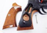 Rossi Revolver Sile Italian Checkered Walnut New Cond - 12 of 14