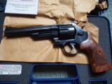 Smith and Wesson S&W Model 57 Classic, 41 Magnum - 3 of 8