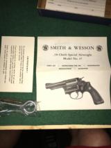 Smith & Wesson Model 37 Chiefs Special Airweight - 4 of 11
