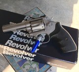 S&W model 617 Special Edition 22 cal. Only 200 manufactured in 1991. - 9 of 9