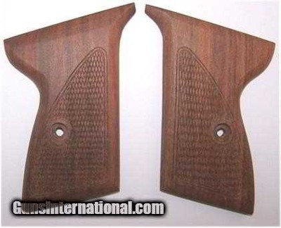 Mauser HSc Walnut Checkered Grips