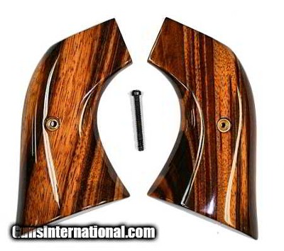 Ruger Vaquero XR3-Red Goncalo Alves Grips