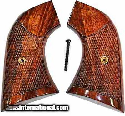 Ruger Vaquero XR3-Red Goncalo Alves, Checkered Grips