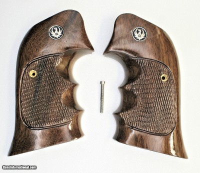 Ruger Super Blackhawk Claro Walnut Grips, Checkered