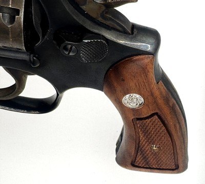 Smith & Wesson K & L Frame Walnut Checkered Grips, Magna Style, Square Butt - Image 4 of 4