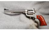 Ruger
New Model Single Six .22/.22 WMR - 2 of 2
