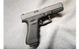 Glock 22 Gen 4.40 cal - 1 of 2