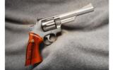Smith & Wesson 629-1
.44Mag - 1 of 2