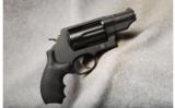 Smith & Wesson Governor .45 Colt/.45 ACP/ .410 - 1 of 2