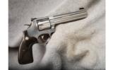 Smith & Wesson 686-5 .357 Mag - 1 of 2