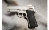 Smith & Wesson
4006
.40 S&W - 2 of 2