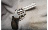 Smith & Wesson
Mod 686 Plus .357 Mag - 1 of 2