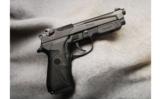 Beretta 90Two.40 S&W - 1 of 2