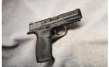 Smith & WessonM&P 40.40 S&W - 1 of 2