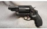 Smith & Wesson Governor.45 Colt/.45 ACP/ .410 - 2 of 2