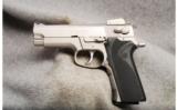 Smith & Wesson4006 .40 S&W - 2 of 2