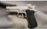 Smith & Wesson
5906
9mm Para - 2 of 2