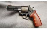 Smith & Wesson
Mod 329 PD .44 Mag - 2 of 2