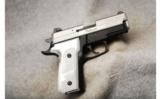 Sig Sauer P226 Elite Platinum .40 S&W - 1 of 2